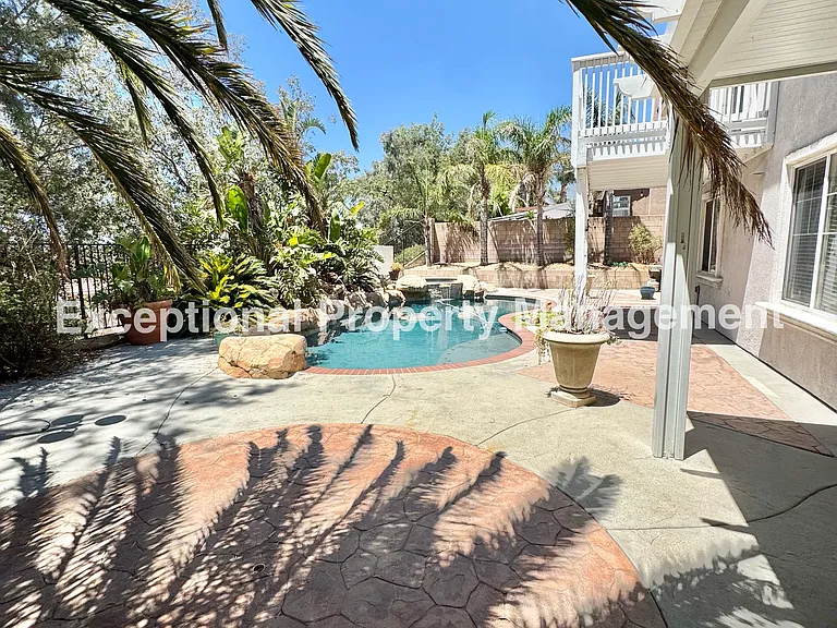 14855 Hedge Row Ct — Photo 25