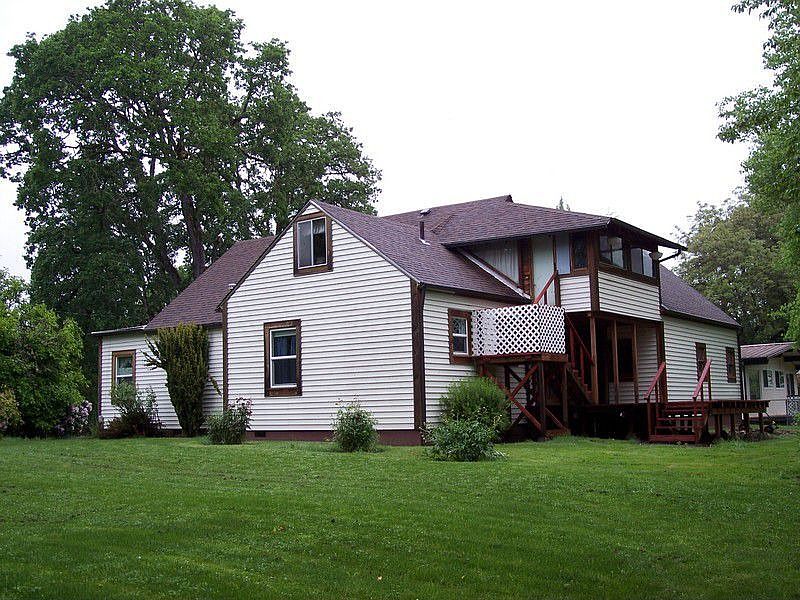 Exterior Rear