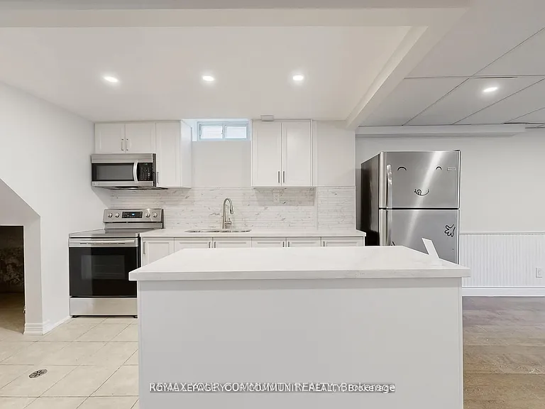 52 Eleanor Cir #LOWER — Photo 11
