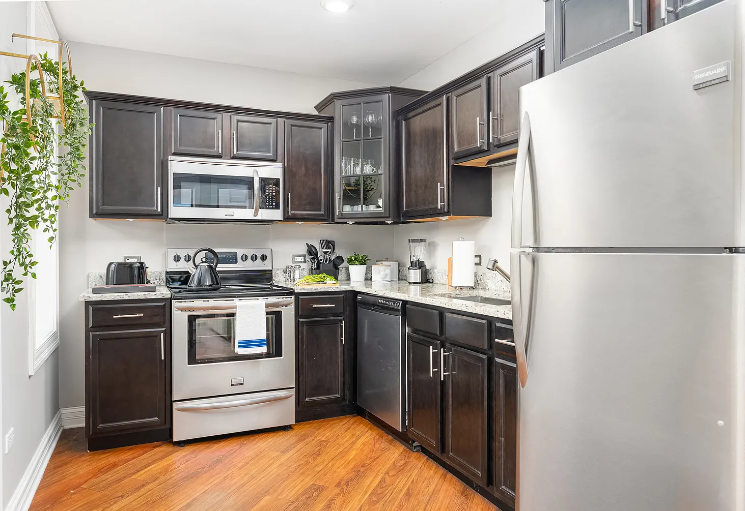 Somerset Place Apartments — Photo 4