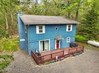 1042 Middleridge Dr, Gouldsboro, PA 18424