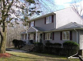 9 Fern Pl, Ringwood, NJ 07456