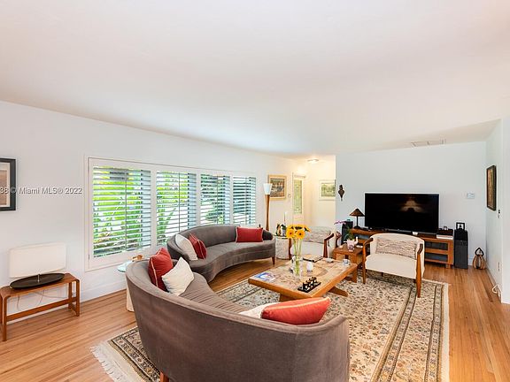 3rd image of 519 Altara Ave