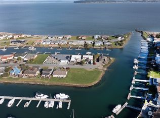 2204 Cove Dr, Oak Harbor, WA 98277