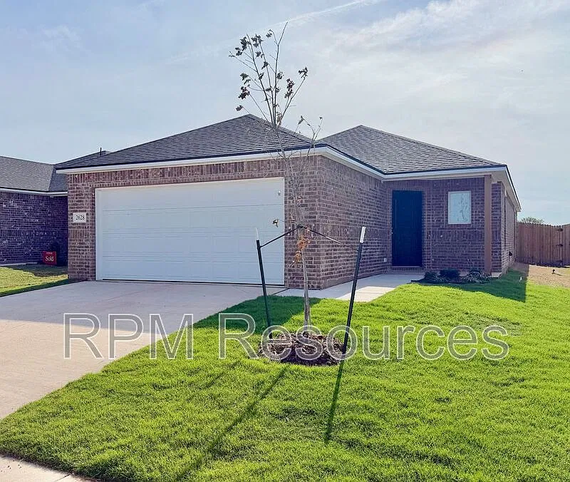 4 bed, 2.0 bath, 1459 sqft, $1,795 — Photo 4