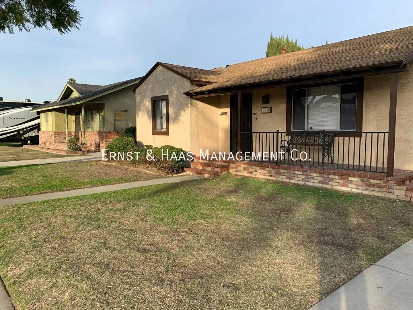 Lovely 2-Bedroom Lakewood Home with Large Den! — Photo 2