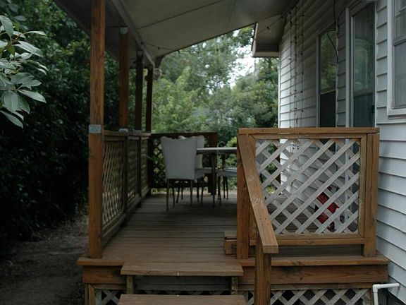 covered deck off Kitchen