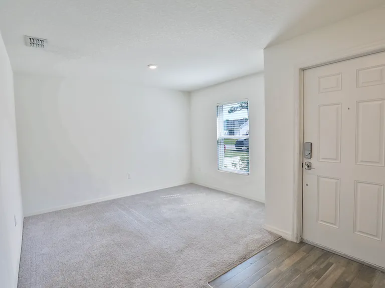 2352 SE Surrey Pl — Photo 18
