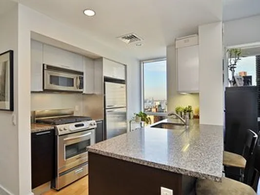 Rented by Corcoran | media 34