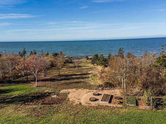 3rd image of 6437 Shore Rd W