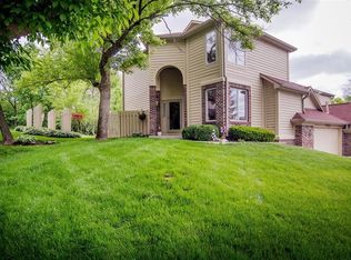 8153 Shorewalk Dr, Indianapolis, IN 46236