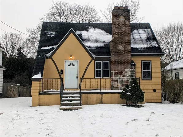 121 Keen Pl, Syracuse, NY 13207
