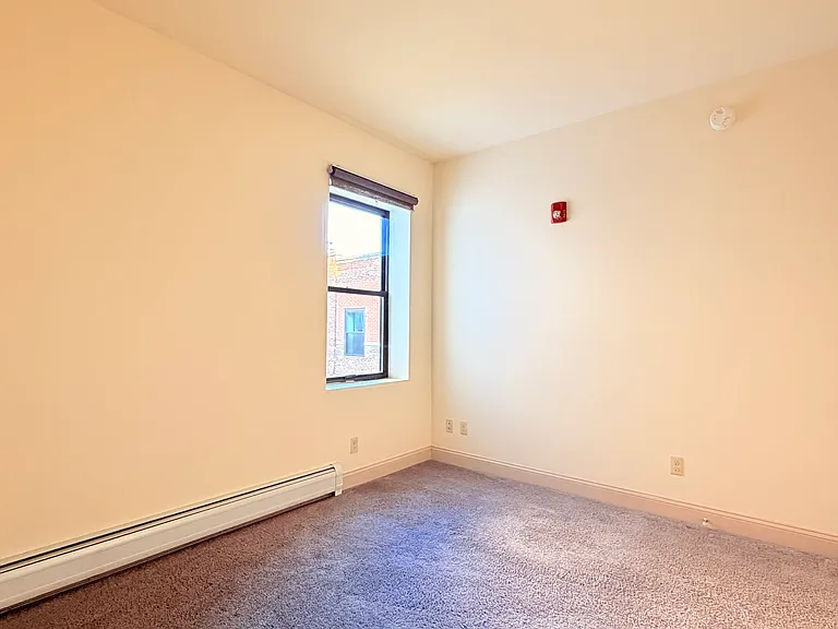 191 College St #208 — Photo 14