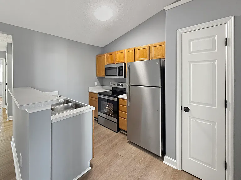 Cross Lake Apartments — Photo 82