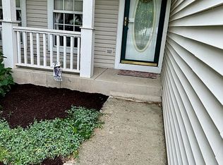 105 Seton Creek Dr, Oswego, IL