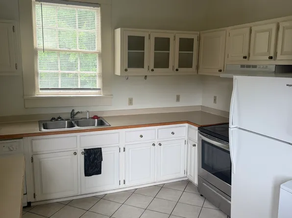 1010 Dauphin St APT D, Mobile, AL 36604