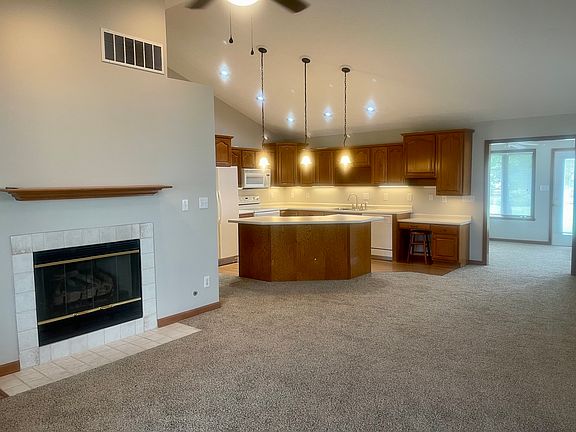 4th image of 6439 Peak Ln