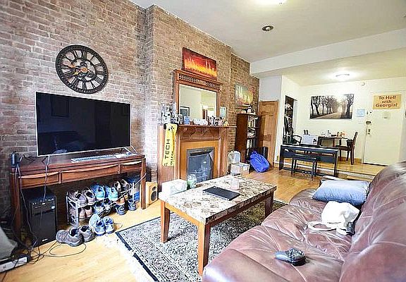 3rd image of 115 W 74th St APT 3A