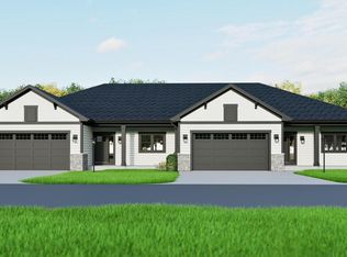 512 Pioneer Ct, Dousman, WI 53118