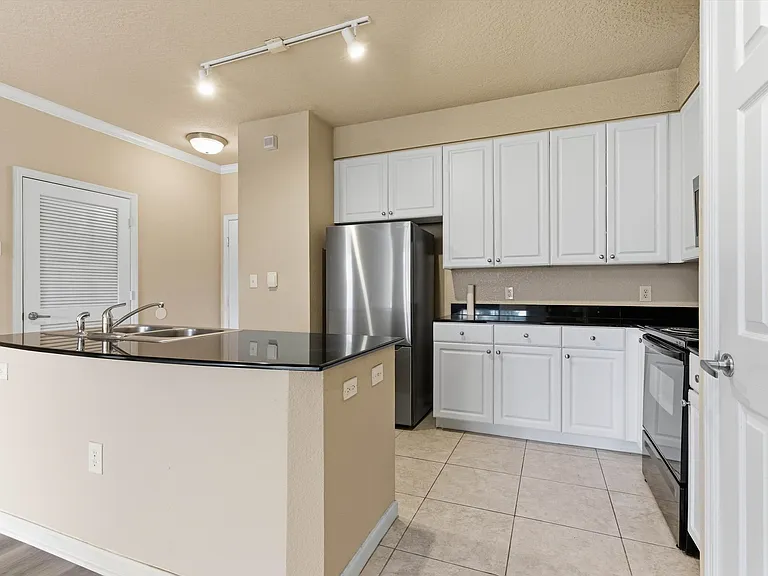 8539 W Gate Pkwy — Photo 11