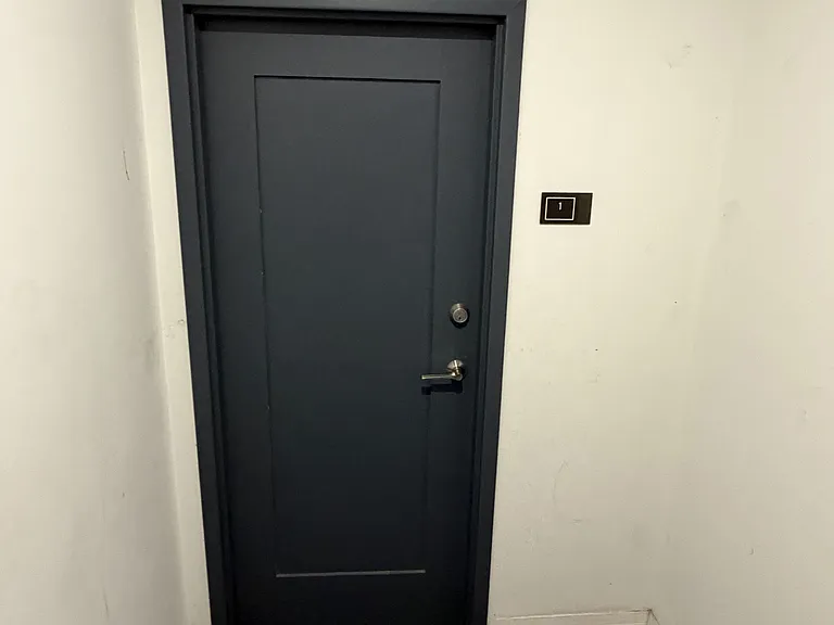 215 Jarvis St #1 — Photo 2