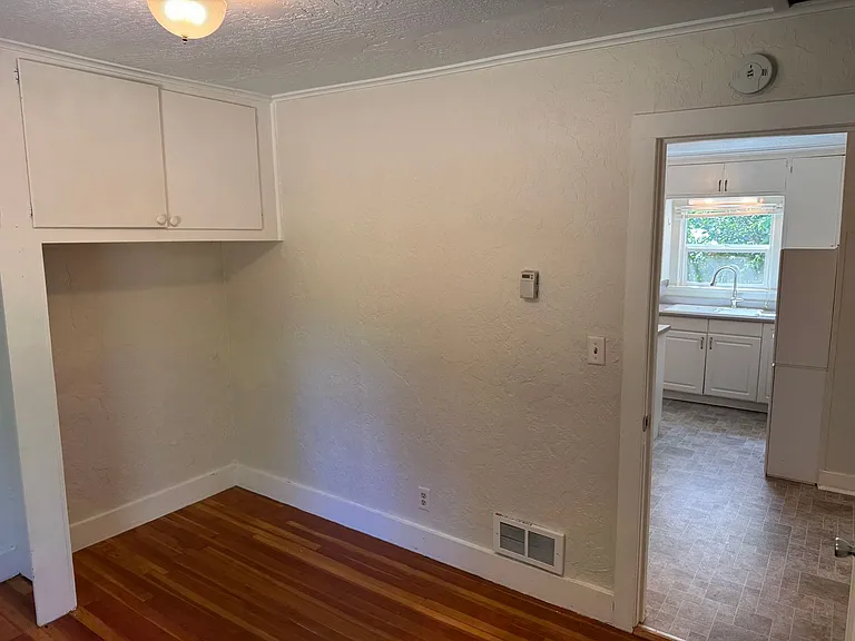 740 W 23rd Ave — Photo 18