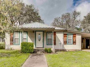 104 Ranchview Dr, Johnson City, TX 78636