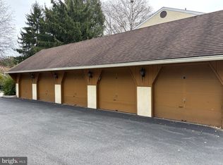 16 Valley Stream Ln, Wayne, PA 19087