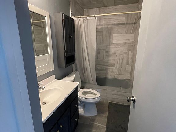 4th image of 1093 Regency Dr