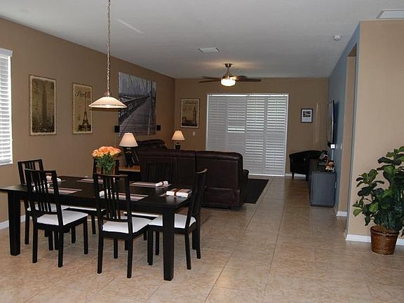 5th image of 812 Fern Leaf Dr