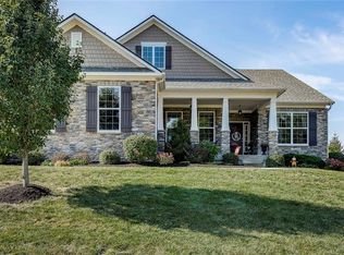 950 Heathrow Ln, Avon, IN 46123