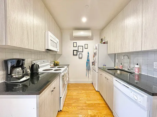 Rented by Doorway NYC, LLC | media 3