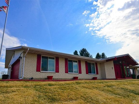 2nd image of 585 Saxony Dr