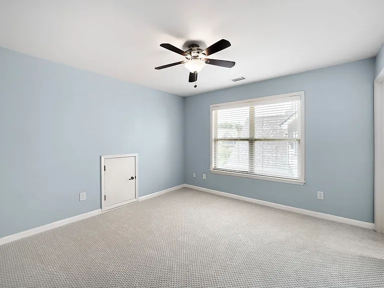 2151 Manor Vw — Photo 16