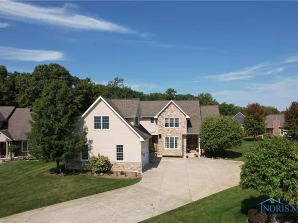 736 W Linden Ave, Gibsonburg, OH 43431