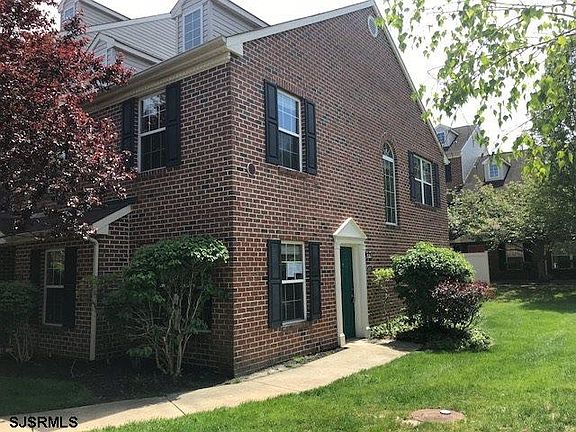 2nd image of 1527 Thomas Jefferson Ct #1527