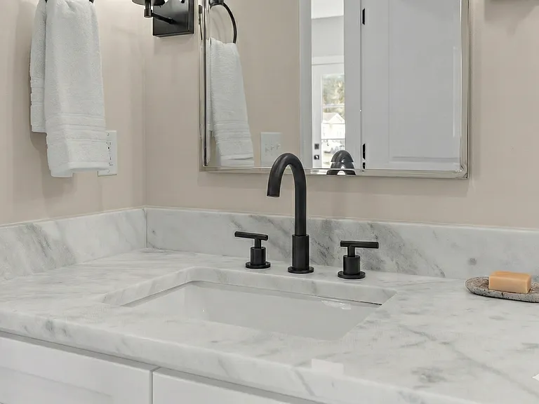 2nd Bath 2 - 3rd Floor