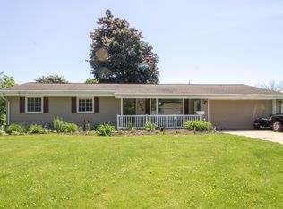 7238 Dorchester Ln, Greendale, WI 53129