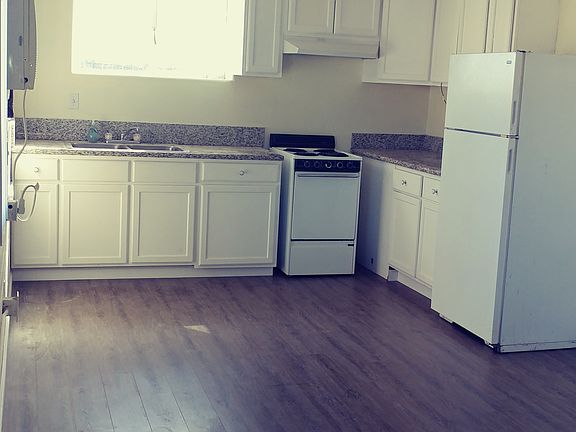 4th image of 219 S 13th St APT D
