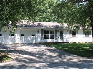 58 Holiday Dr, Clinton, IL 61727