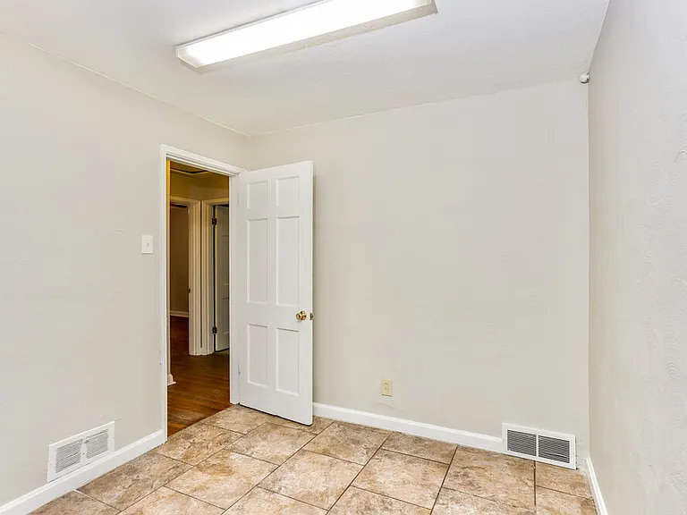 7520 Eunice Ave — Photo 11