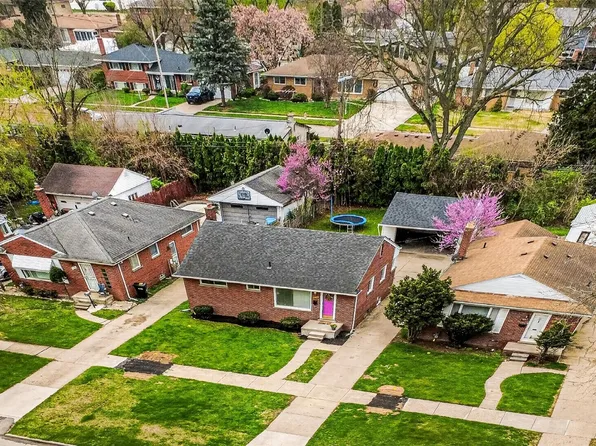 9075 W Parkway St, Detroit, MI 48239