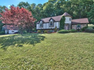 509 Peaceful Ln, Stroudsburg, PA 18360