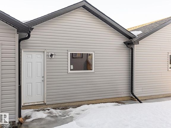 4th image of 90 Dansereau Way N