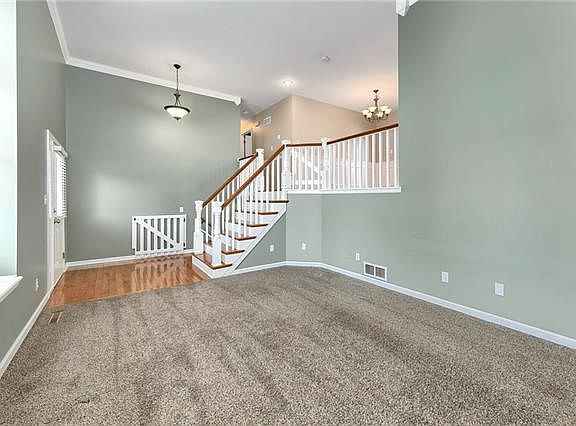 3rd image of 503 NE Bordner Dr