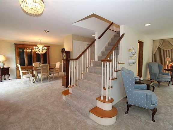 3rd image of 11572 Cherokee Ln