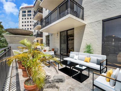 888 S Douglas Rd APT 202, Coral Gables, FL, 33134