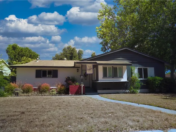 8570 Harmony Ln, Riverside, CA 92504