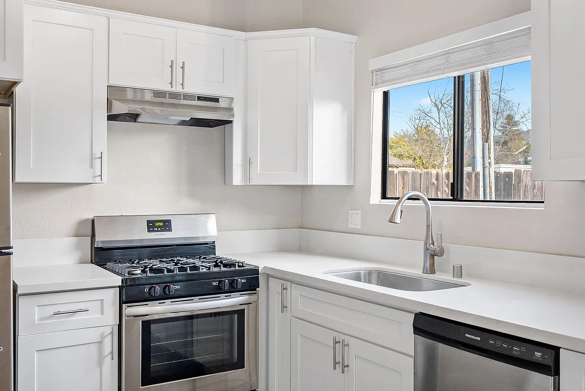 Building Photo - 2043 Cypress