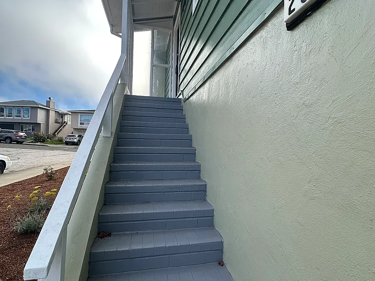 201 Springdale Dr — Photo 19